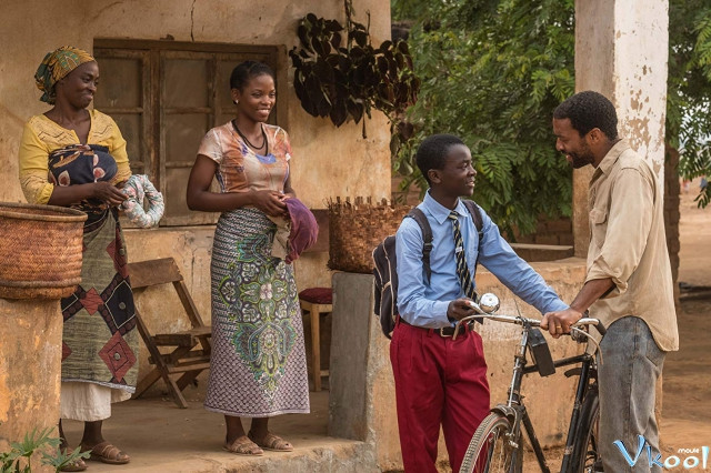 Xem Phim Cậu Bé Khai Thác Gió - The Boy Who Harnessed The Wind - Vkool.Net - Ảnh 4