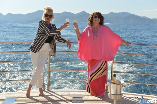 Xem Phim Tột Cùng Sang Chảnh - Absolutely Fabulous: The Movie - Vkool.Net - Ảnh 2