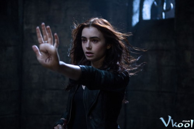 Xem Phim Vũ Khí Bóng Đêm: Thành Phố Xương - The Mortal Instruments: City Of Bones - Vkool.Net - Ảnh 2